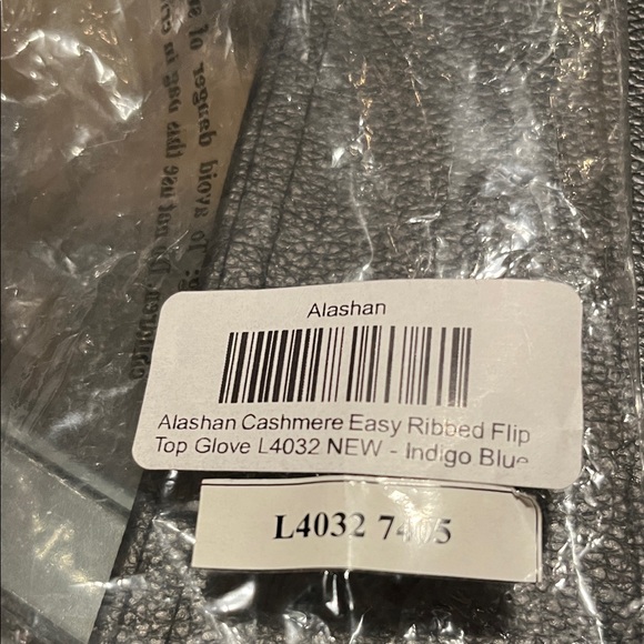 NWT Alashan Cashmere Texting Convertible Mittens In Indigo Blue - Picture 5 of 5